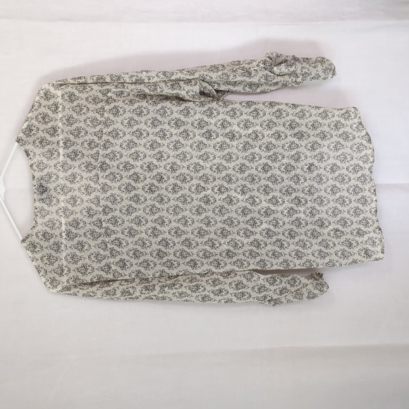 About a Girl Off-White Damask Print Wrap Style Chiffon Blouse Size Extra Large - Picture 5 of 5